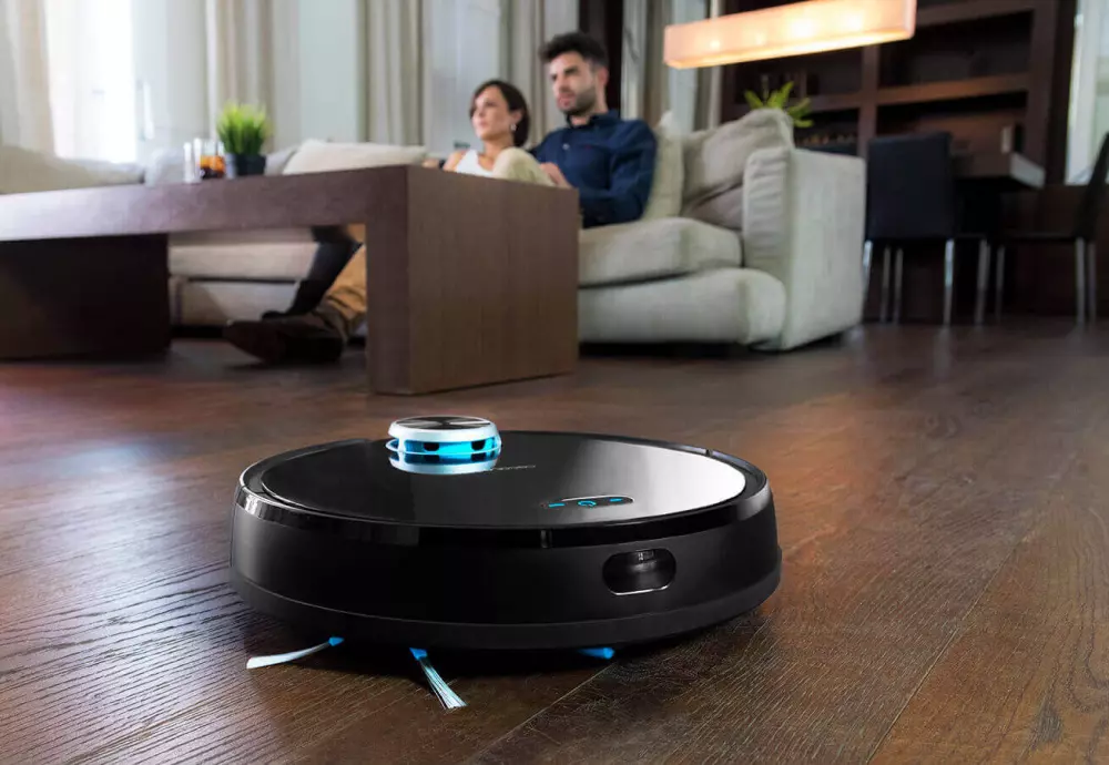 robot vacuum cleaner mopping